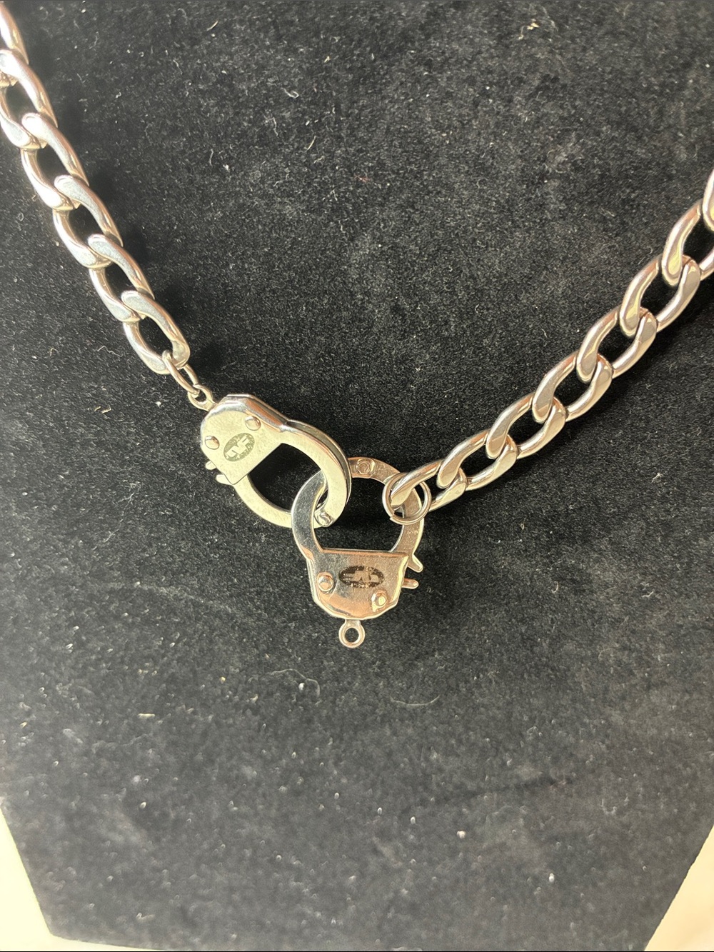 Chunky Silver Fear Handcuff 22” Stainless Steel Chain Necklace - Picture 5 of 12